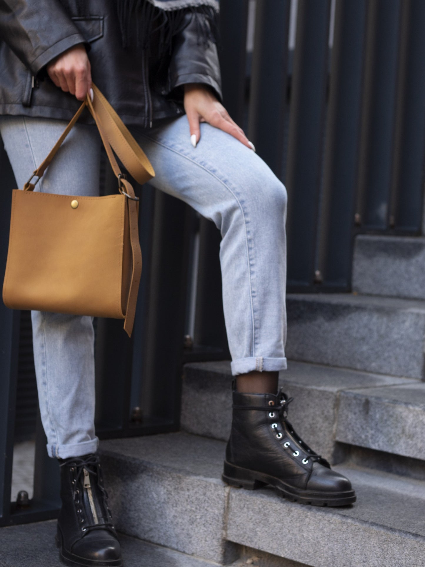 Women leather handbag: "FOX" crossbody: