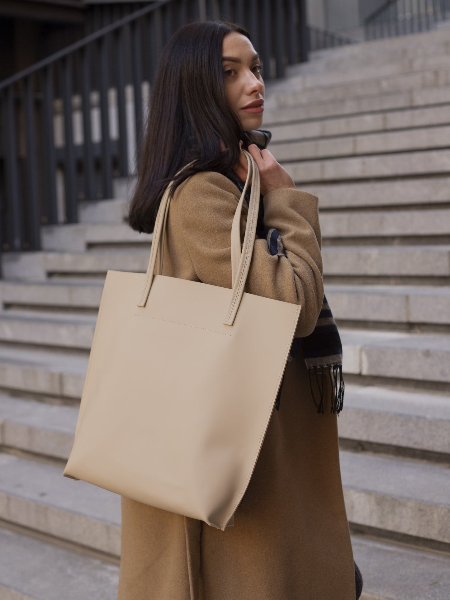 Women Leather large bag shopper color Beige "Mojave"