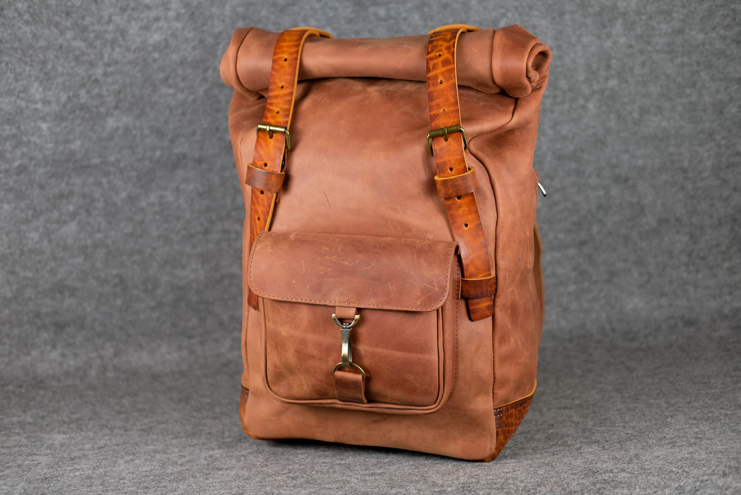 Men Backpack leather Cognac + Black "Hankle H42"