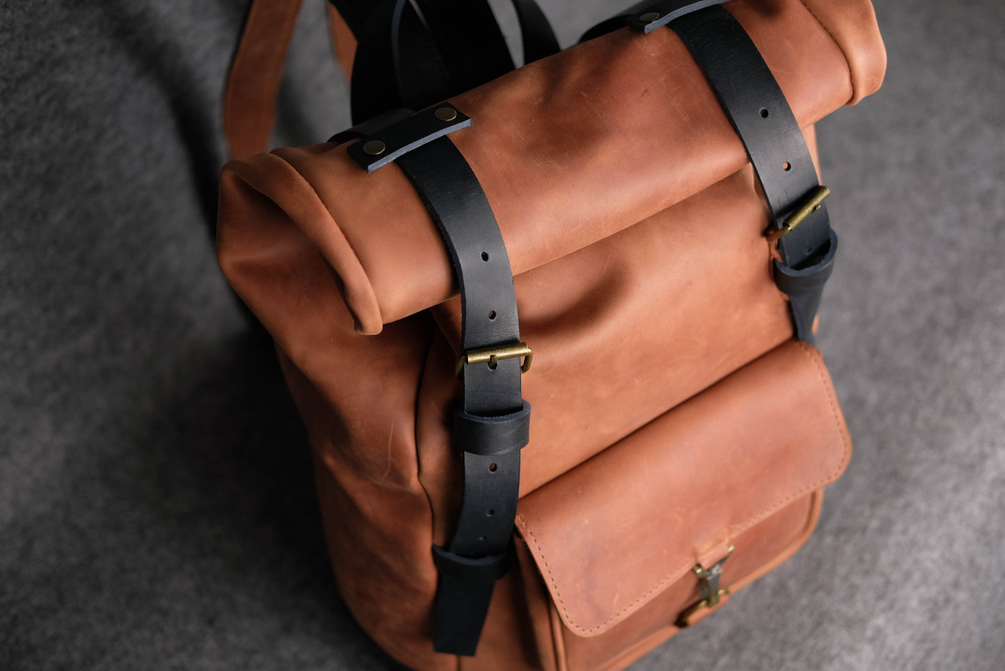 Men Backpack leather Cognac + Black "Hankle H42"