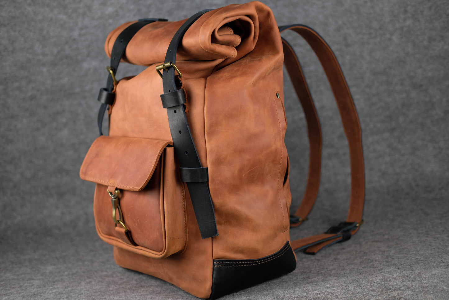 Men Backpack leather Cognac + Black "Hankle H42"