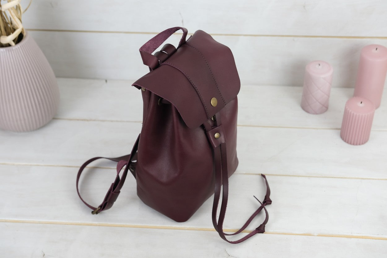 Women leather backpack "Prague"