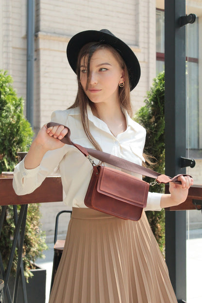 Leather small women handbag: "Boni"