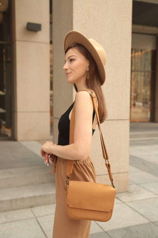 Leather women crossbody bag: "Milana