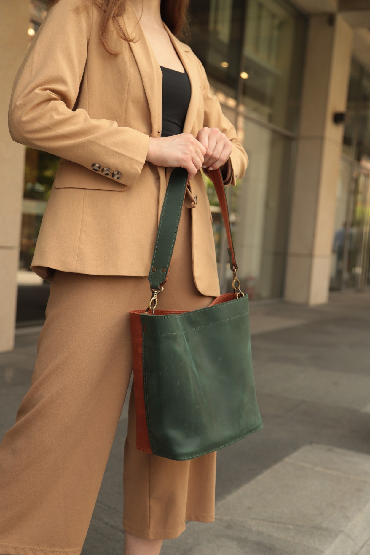 women leather bag green